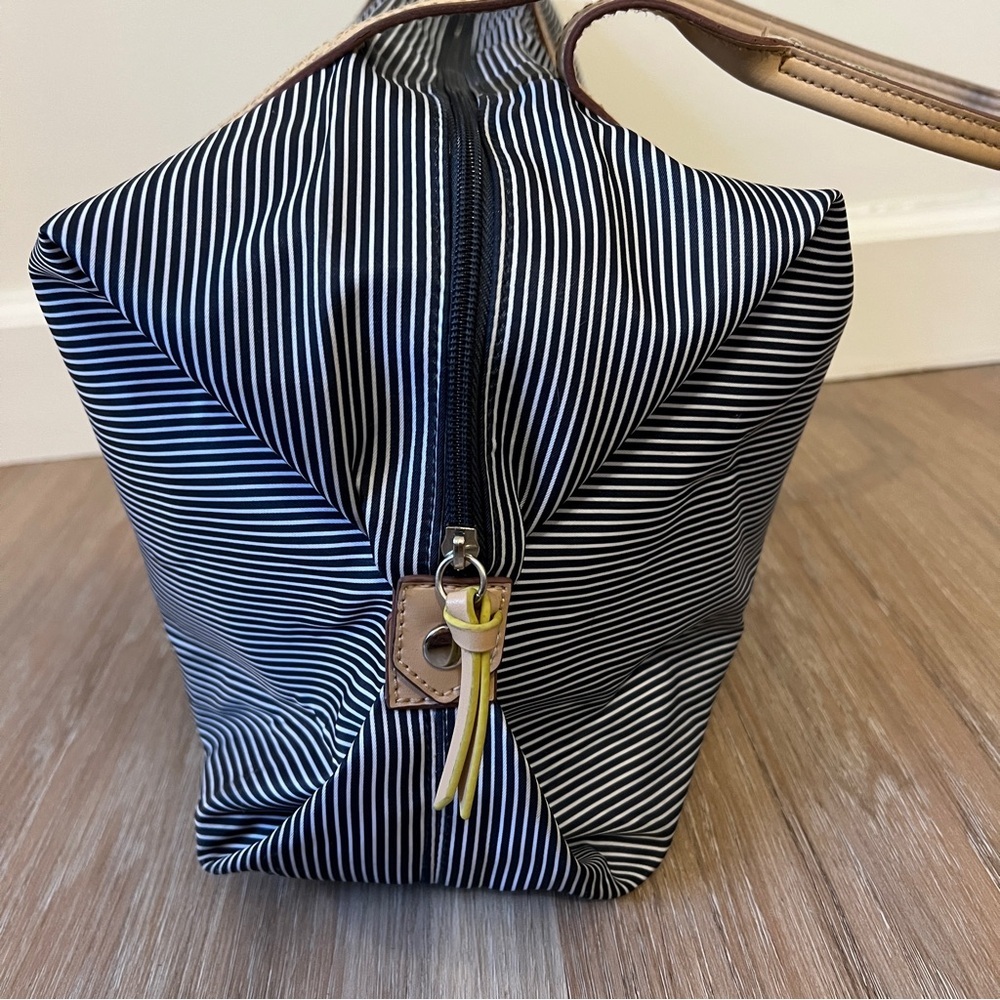 STELLA & DOT "How Does She Do It" Purse/ Tote Blue & White Stripe Adjustable - Picture 5 of 13